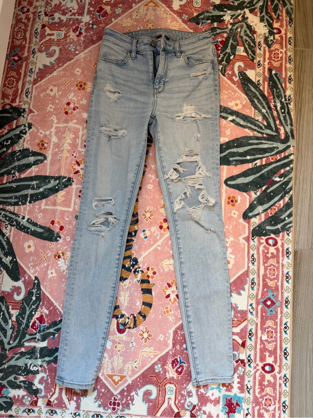 American Eagle Outfitters Light Blue Distressed Skinny Jeans